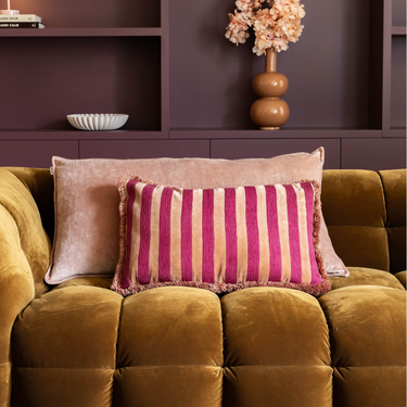 PRE-ORDER Kotabo sierkussen strepen met franjes – 40 x 60 cm – Blushed Berry