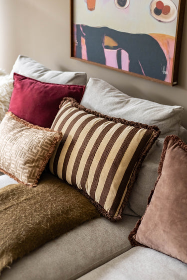 Kotabo Dekokissen mit Streifen und Fransen – 40 x 60 cm – Schokoladenbraun