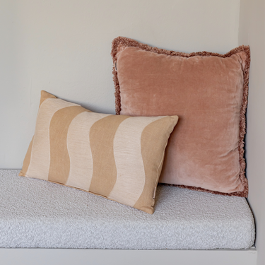 PRE-ORDER Kotabo sierkussenset Lua – Set van 2 kussens – Beige & Pink