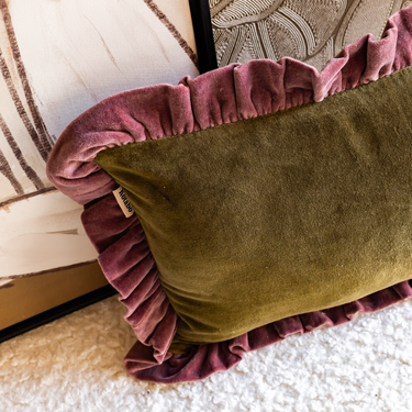 Kotabo Dekokissen, einfarbig grün mit lila Wellenrand – 30 x 50 cm – Olive Oasis X Plum Powder