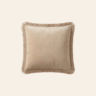 Kotabo sierkussen beige met franjes – 45 x 45 cm – Butter Beige