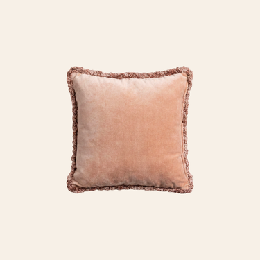 Kotabo decorative cushion in plain pink with fringes – 45 x 45 cm – Pretty in Pink