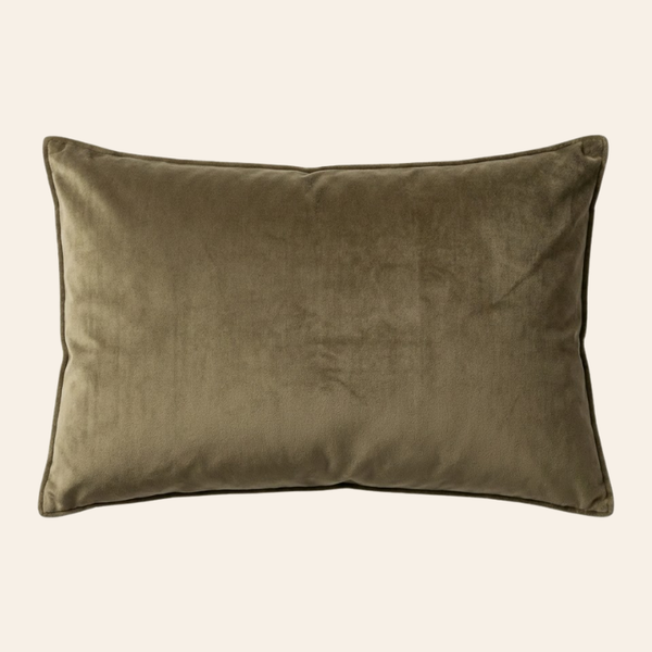 Kotabo XL pyntepude ensfarvet grøn – 50 x 90 cm – Olive Oasis
